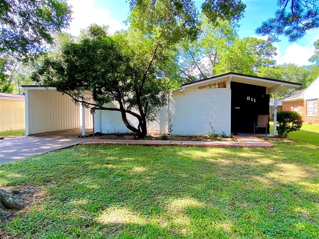 Peach St, El Campo, TX 77437