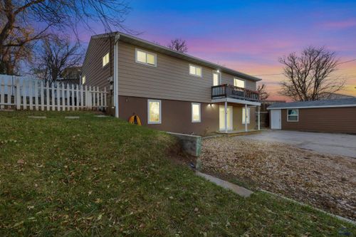 919A Lawrence St, Belle Fourche, SD, 57717-1969 | Card Image