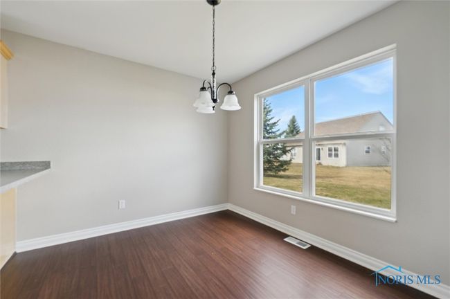 7352 Manatee Ct, House other with 2 bedrooms, 2 bathrooms and 2 parking in Maumee OH | Image 9