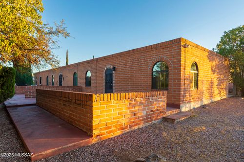 a-b-c-565 N Macnab Dr, Nogales, AZ, 85621-3022 | Card Image
