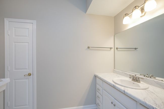 Welcome Home! Amazing location in the heart of Green Hills. close to downtown, the Mall at Green Hills, Belmont, Vanderbilt and hospitals, Music Row. Ground floor in gated community. Pool clubhouse and fitness center | Image 24