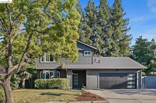 3248 Twin Oaks Dr, Napa, CA, 94558-5348 | Card Image