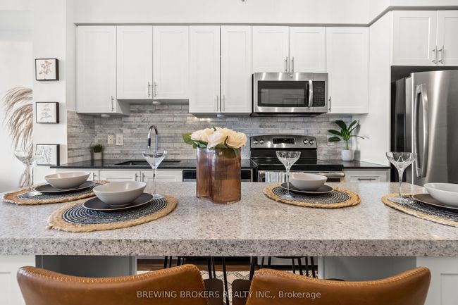 1812 - 7171 Yonge St, Condo with 2 bedrooms, 1 bathrooms and 1 parking in Thornhill ON | Image 6