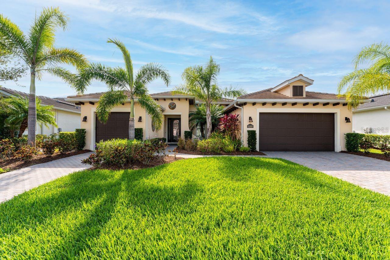 Lake Overlook Ave, Bradenton, FL 34208