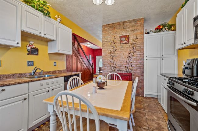 322 Darsie St, House other with 3 bedrooms, 2 bathrooms and 2 parking in Bloomfield PA | Image 12