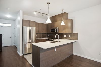 PH20 - 5288 Grimmer St, Condo with 2 bedrooms, 2 bathrooms and 2 parking in Burnaby BC | Image 2