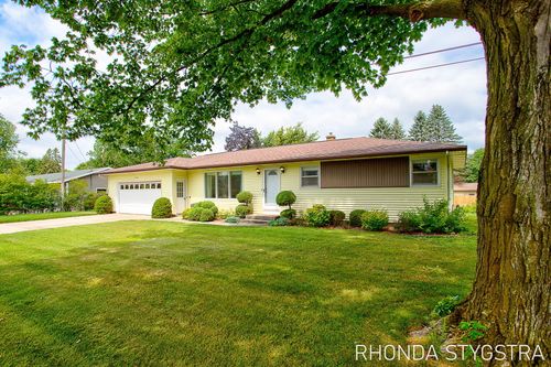 10687 Riley St, Zeeland, MI, 49464-6856 | Card Image