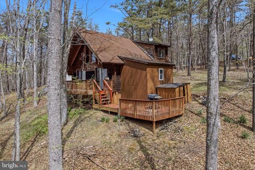 264 Clear Spring Ln, BERKELEY SPRINGS, WV, 25411-5753 | Card Image