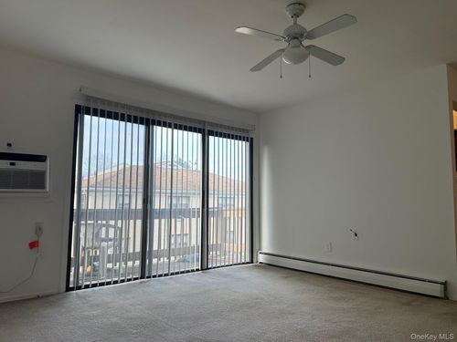 122-122 Sneden Pl W, Spring Valley, NY, 10977-3919 | Card Image