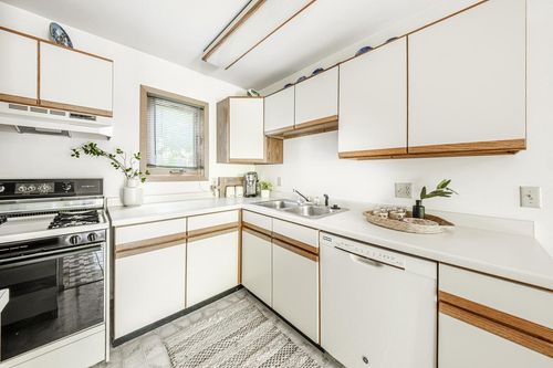 a6-N163W19422 Cedar Run Drive, Jackson, WI, 53037 | Card Image