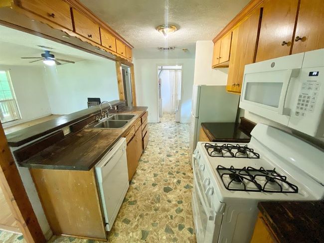 1510 Hughes Rd, House other with 2 bedrooms, 2 bathrooms and 2 parking in Lufkin TX | Image 11
