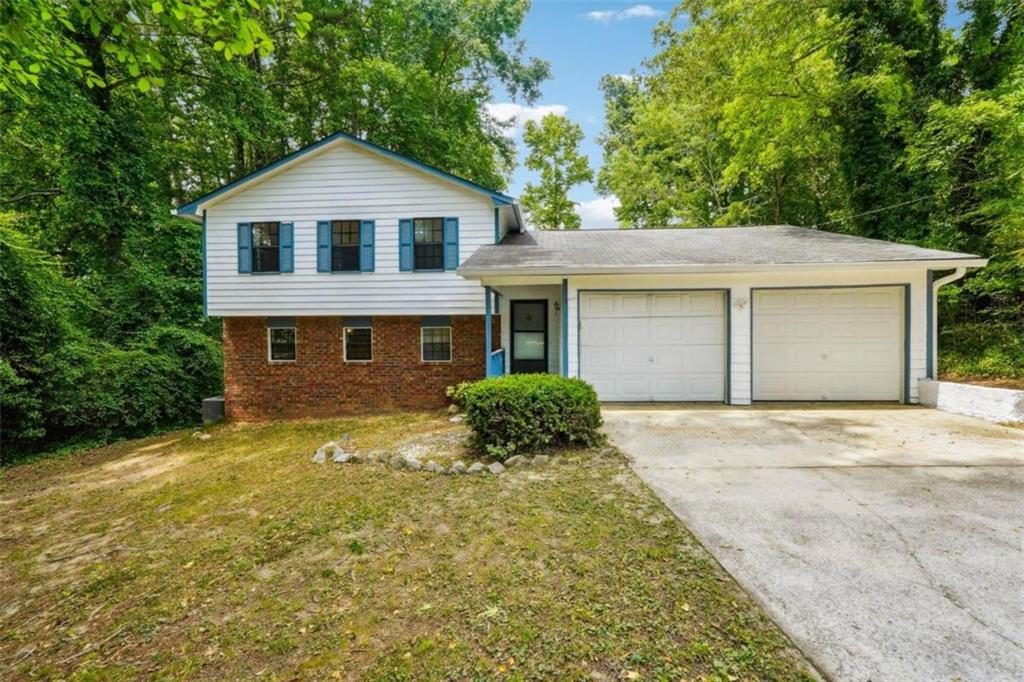 Winding Way Ln, Jonesboro, GA 30238
