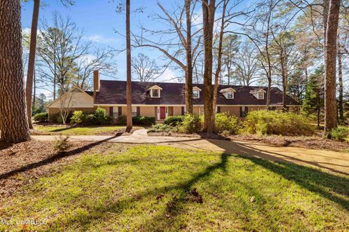 102 Creekwood Dr, Flowood, MS, 39232-7083 | Card Image