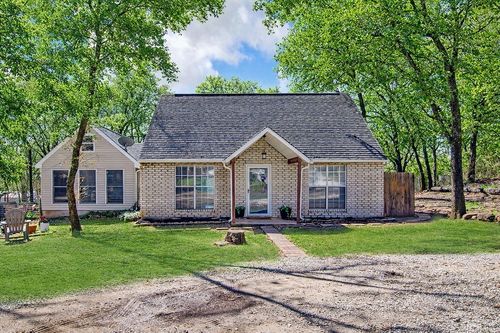 1313 Apache Ct, Joshua, TX, 76058-4662 | Card Image