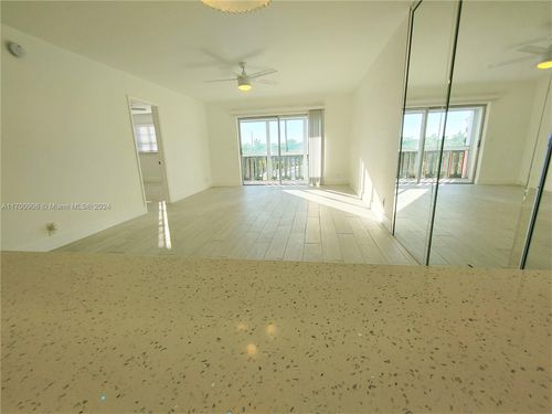apt-307c-215 Se 3rd Ave, Hallandale Beach, FL, 33009-5684 | Card Image