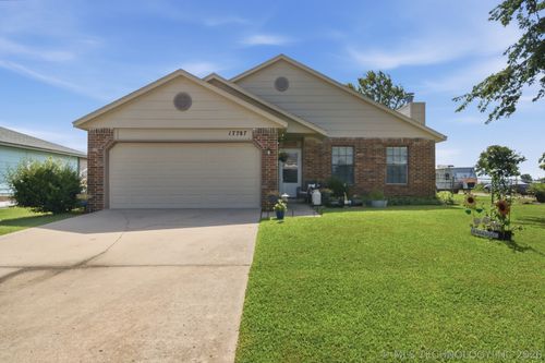 17787 S Santa Fe St, Mounds, OK, 74047-4720 | Card Image
