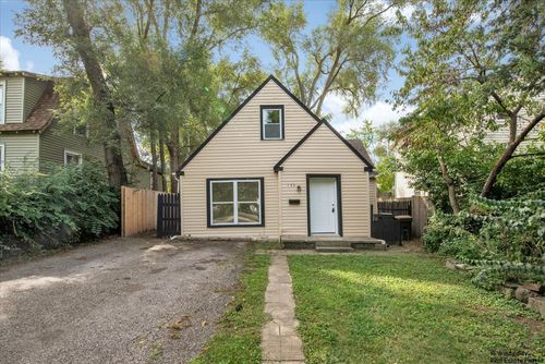 123 E Pineview Dr, Round Lake Park, IL, 60073-3473 | Card Image