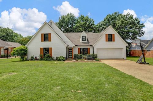 681 Whittenburg Dr, Collierville, TN, 38017-1637 | Card Image