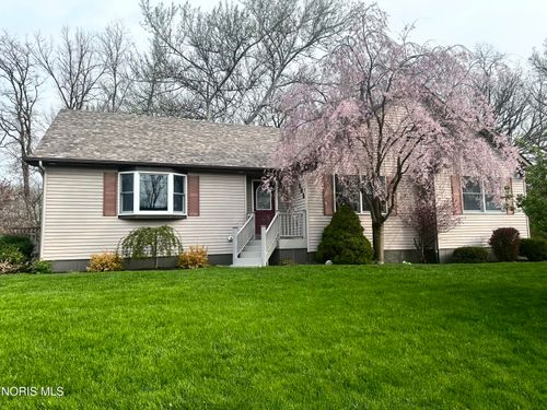 202 E Woodcox St, Antwerp, OH, 45813-9479 | Card Image