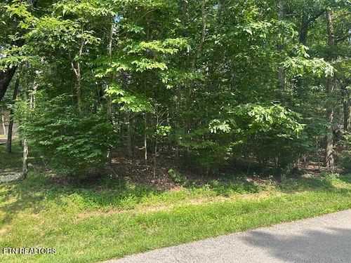 175 Lakeside Dr, Crossville, TN, 38558-7068 | Card Image