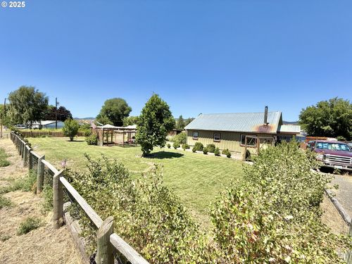 138 W 12th St, Prairie City, OR, 97869-2004 | Card Image