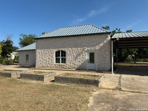 110 Tyler Ave, Sabinal, TX, 78881 | Card Image