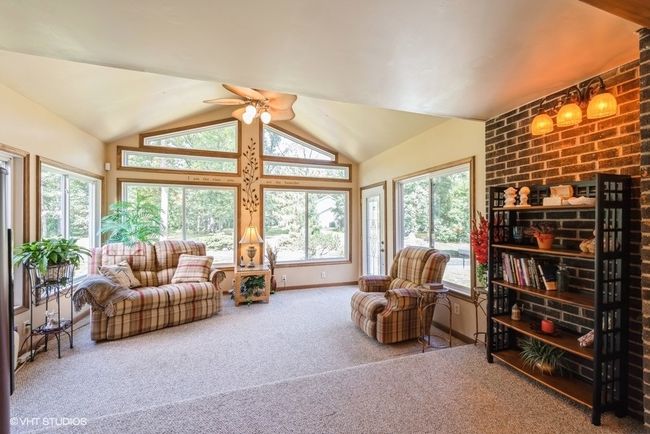 77 N 325 W, House other with 2 bedrooms, 3 bathrooms and 2 parking in Valparaiso IN | Image 4