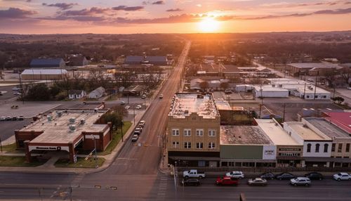 107 S Austin St, Comanche, TX, 76442-3261 | Card Image