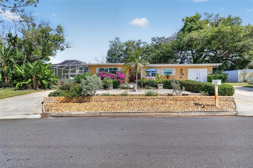 209 Westwinds Dr, PALM HARBOR, FL, 34683-1039 | Card Image