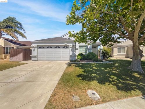 560 Stewart Way, Rio Vista, CA, 94571-1285 | Card Image