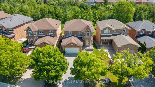 63 Raintree Cres, Richmond Hill, ON, L4E3T6 | Card Image