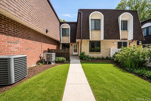 140 Golf Ln, Medford, NY, 11763-1254 | Card Image