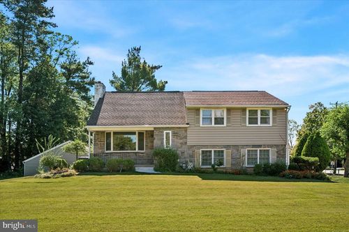 898 Crestline Dr, BLUE BELL, PA, 19422-1270 | Card Image