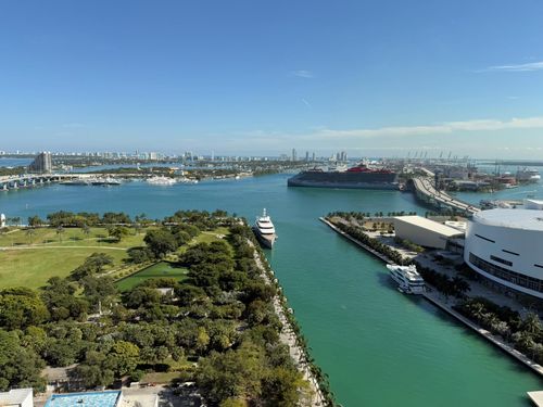 2807-900 Biscayne Blvd, Miami, FL, 33132-1561 | Card Image