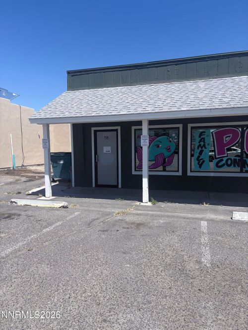 735 S Taylor St, Fallon, NV, 89406-3751 | Card Image