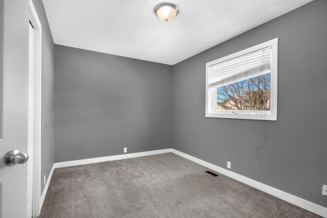 379 Del Ray Road Ne, Home with 6 bedrooms, 2 bathrooms and 4 parking in Calgary AB | Image 17