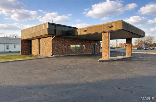 625 E Veterans Memorial Pkwy, Warrenton, MO, 63383-1116 | Card Image