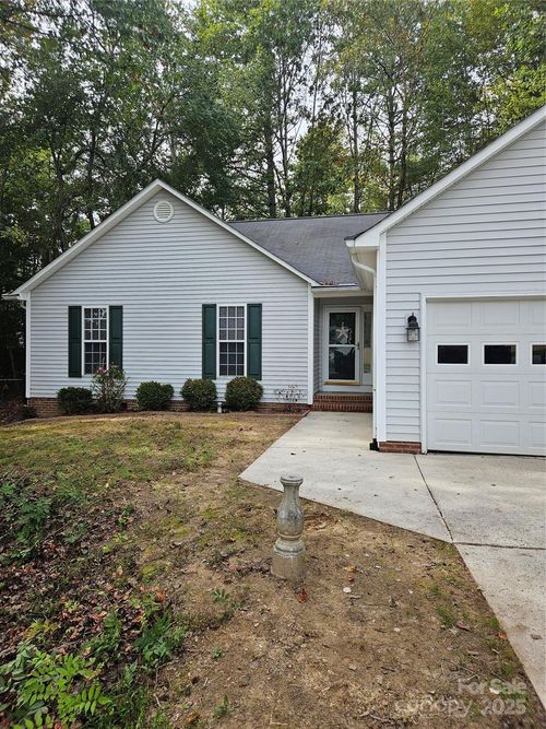396 Glensprings Dr, Fletcher, NC, 28732-8218 | Card Image
