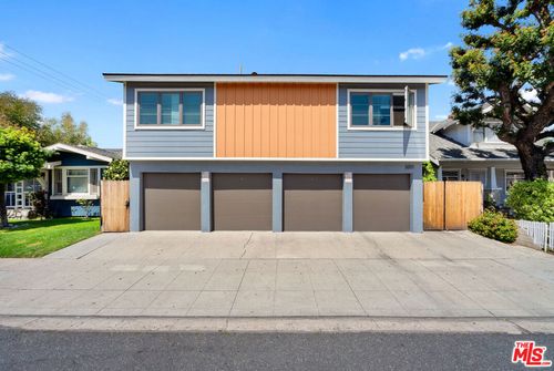 3011 E 4th St, Long Beach, CA, 90814-1424 | Card Image