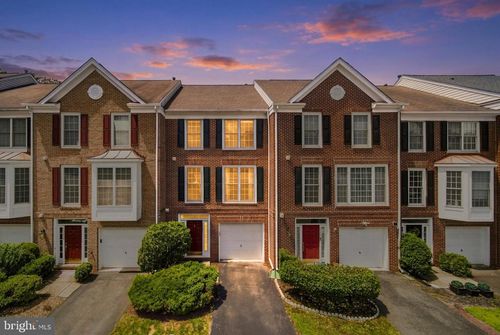 25251 Dunvegan Sq, CHANTILLY, VA, 20152-5317 | Card Image