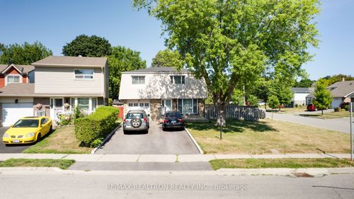 1 Harrison Crt, Whitby, ON, L1N6E2 | Card Image