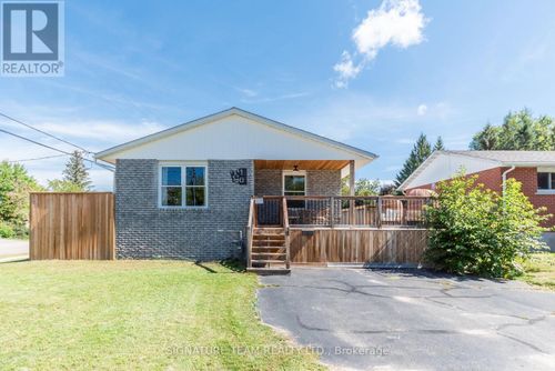 10 Selkirk Street, Petawawa, ON, K8H1N9 | Card Image