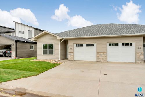813 N Marquette Ave, Sioux Falls, SD, 57110 | Card Image