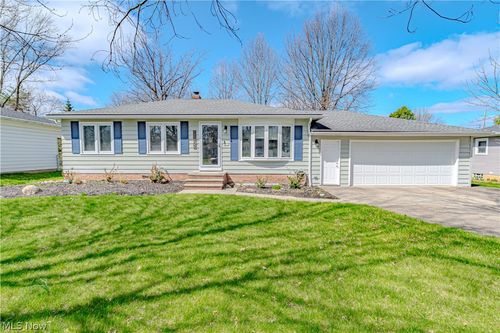 13462 Harper Rd, Strongsville, OH, 44149-3946 | Card Image