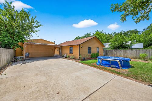 403 White St, Madisonville, TX, 77864-3255 | Card Image