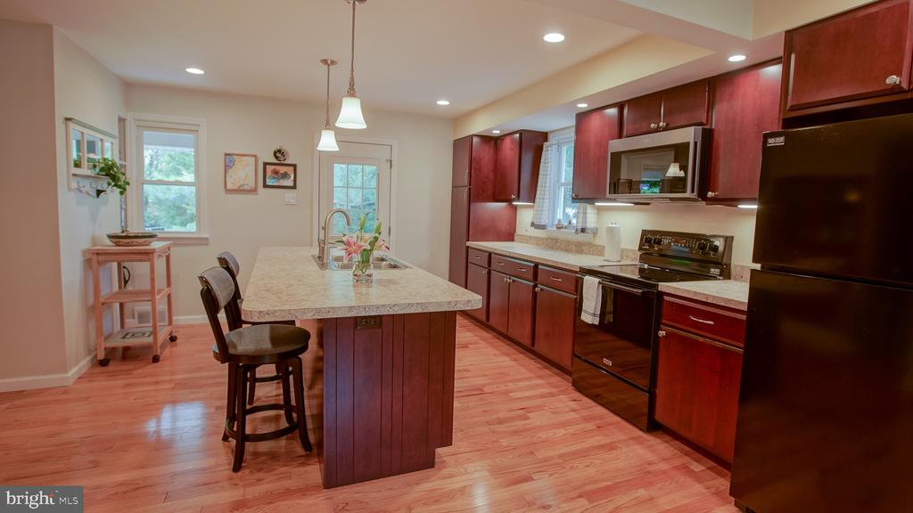 Walnut Ave, Haddon Township, NJ 08107