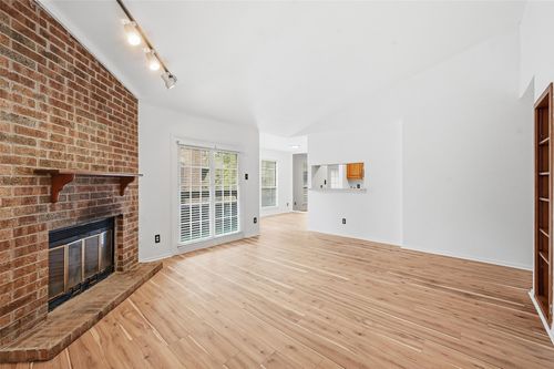 unit-203-1104 Riverchase Ln, Arlington, TX, 76011-2842 | Card Image