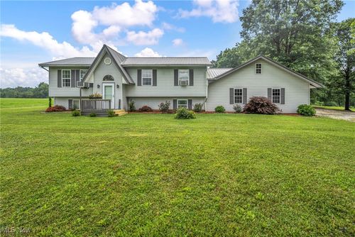 4743 County Line Rd, Diamond, OH, 44412-9609 | Card Image