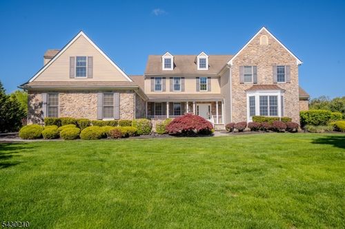 2 Linwood Dr, Monroe Twp, NJ, 08831-3789 | Card Image