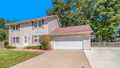 1314 Beacon Court, House other with 3 bedrooms, 2 bathrooms and null parking in Mishawaka IN | Image 1